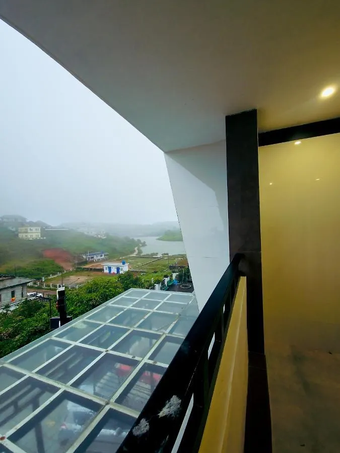 Rock Lake Villa Vagamon Resort